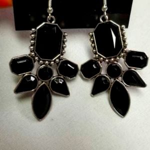 Vacay Vixen Black Earring
